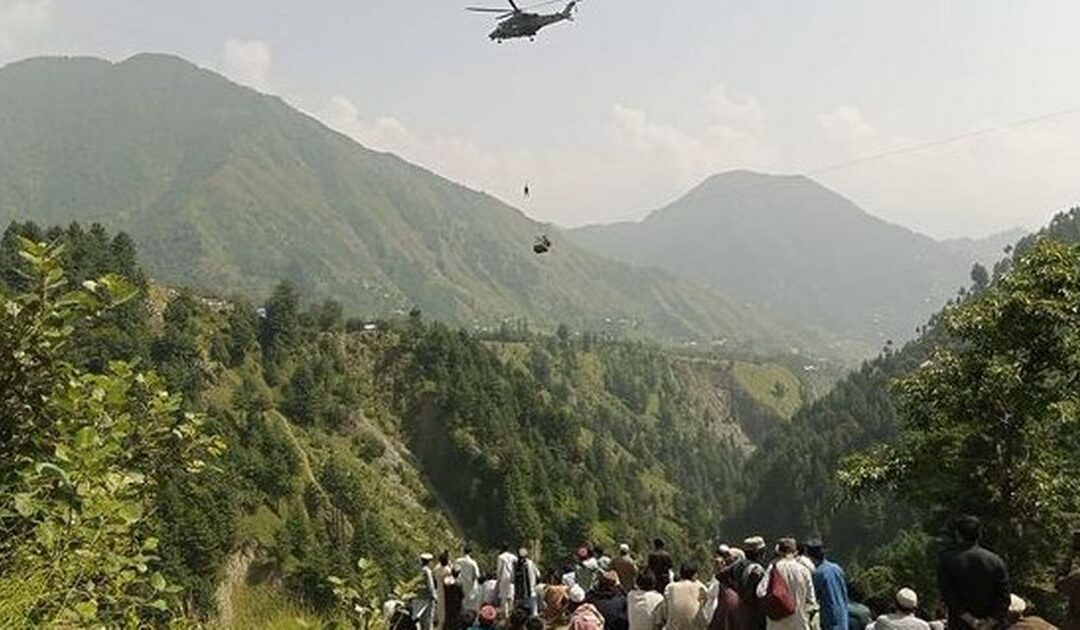 Children trapped in cable car hundreds of feet in air
