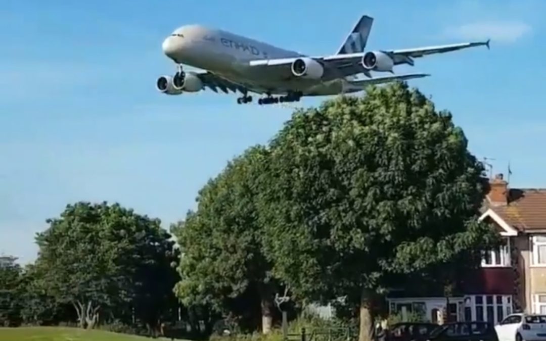 The perfect place to spot planes next to Heathrow Airport